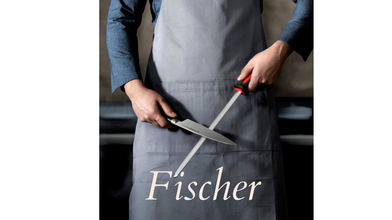 Photo d'aiguisage d'un couteau Fischer  sur l'entretien du fusil à aiguiser